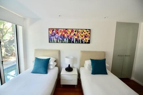 Three-Bedroom Belongil Penthouse