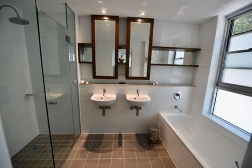 Three-Bedroom Belongil Penthouse
