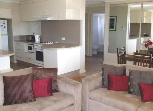 Deluxe Two-Bedroom Apartment with Ocean View