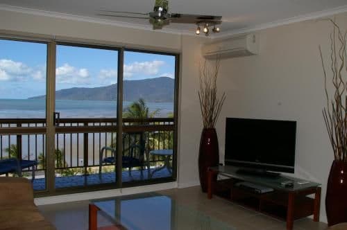 Deluxe Two-Bedroom Apartment with Ocean View