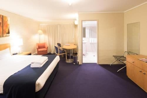 Standard Queen Room