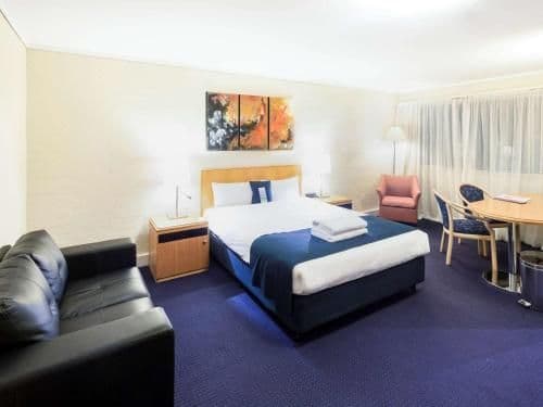 Standard Queen Room
