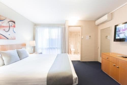 Standard Queen Room