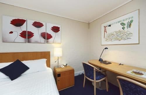 Standard Queen Room