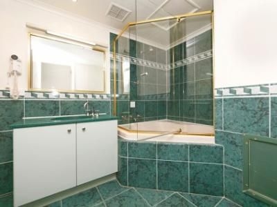 Pinnacle Apartments Canberra4