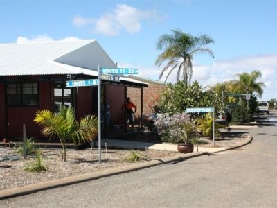 Carnarvon Central Apartments1
