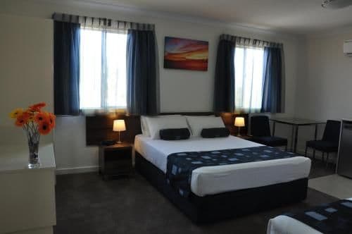 Two-Bedroom Apartment with Spa Bath
