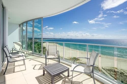 Luxury Three-Bedroom Apartment