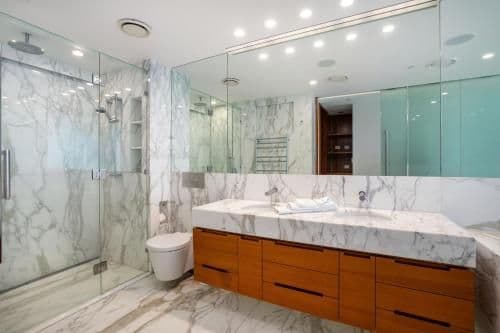 Luxury Three-Bedroom Apartment
