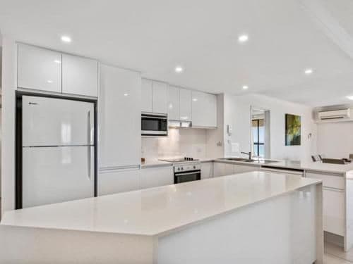 Superior Three-Bedroom Apartment with Ocean View