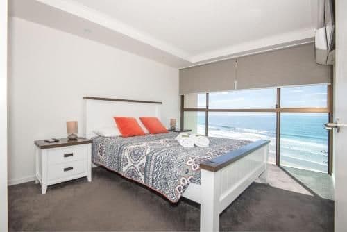 Superior Three-Bedroom Apartment with Ocean View