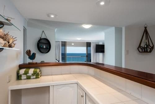 Luxury Three-Bedroom Apartment - Penthouse C