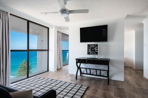 Luxury Three-Bedroom Apartment - Penthouse C