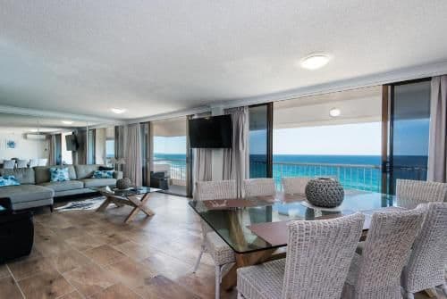 Luxury Three-Bedroom Apartment - Penthouse C