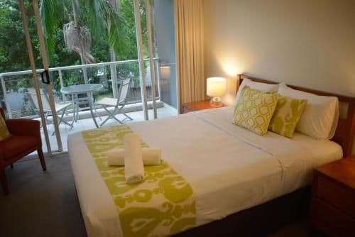 Deluxe One-Bedroom Apartment
