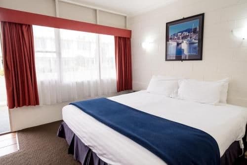 Courtyard King Room