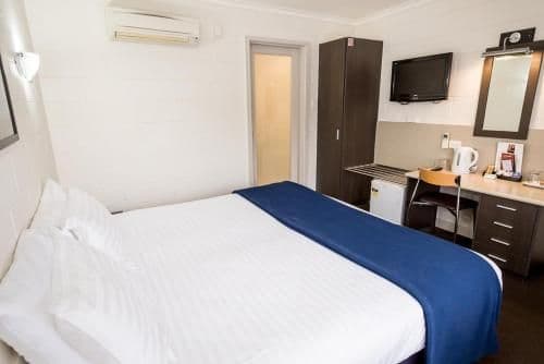 Courtyard King Room