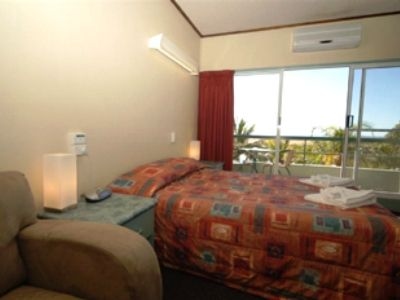 คาเมลอต โมเต็ล (Camelot Motel)2