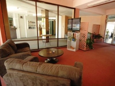 คาเมลอต โมเต็ล (Camelot Motel)1