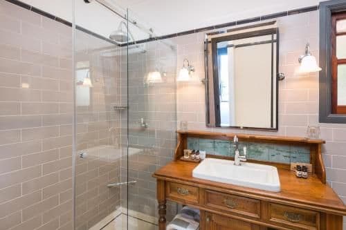 Valley View King or Queen Room