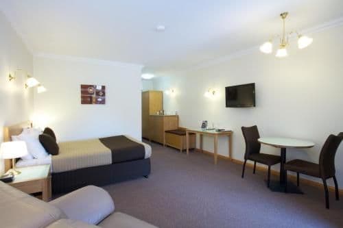 Deluxe Queen Room