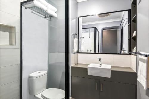Two-Bedroom Townhouse with Two Queen Beds
