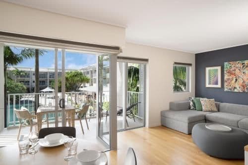 One-Bedroom Suite with Spa Bath - Weekly Housekeeping