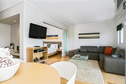 One-Bedroom Suite with Spa Bath - Weekly Housekeeping