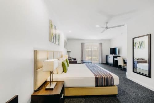 Poolside King Room