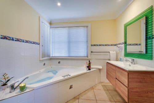 One-Bedroom Cottage (Adult Only) - Salmon Company