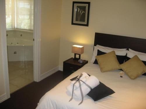 One-Bedroom Cottage (Adult Only) - Salmon Company