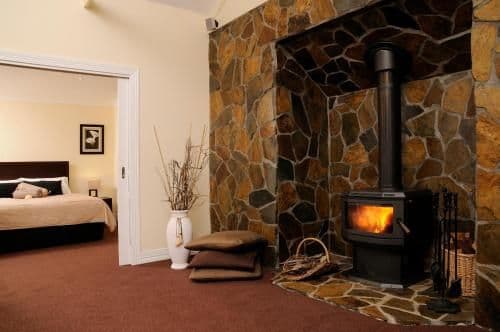 One-Bedroom Cottage (Adult Only) - Salmon Company