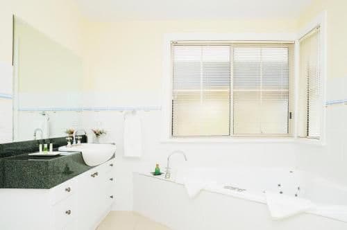 Two-Bedroom Two-Bathroom Cottage (Adult Only) - Bass