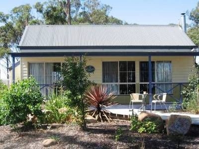 Waverley House Cottages0