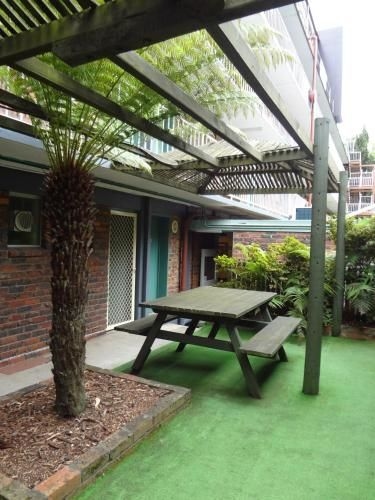 Adina Place Motel Apartments1