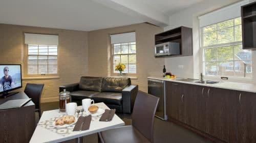 One-Bedroom Apartment