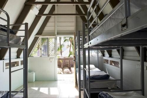 Base Magnetic Island (Base Backpackers Magnetic Island)2