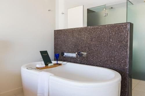 Three-Bedroom Apartment - Weekly Housekeeping