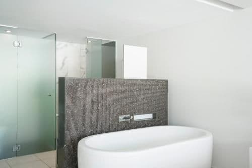 Three-Bedroom Apartment - Weekly Housekeeping