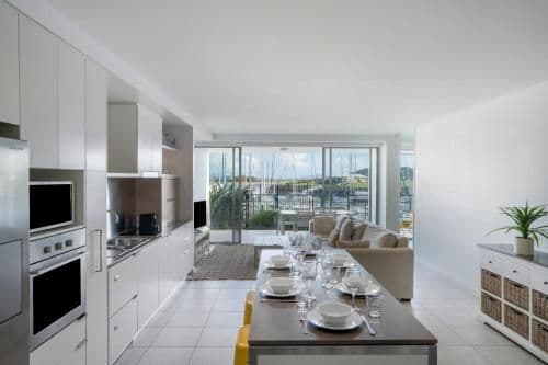 Three-Bedroom Apartment - Weekly Housekeeping