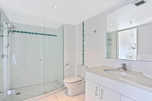 Superior One-Bedroom Apartment