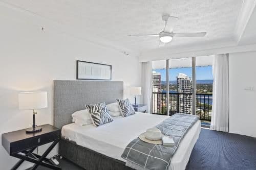 Superior One-Bedroom Apartment