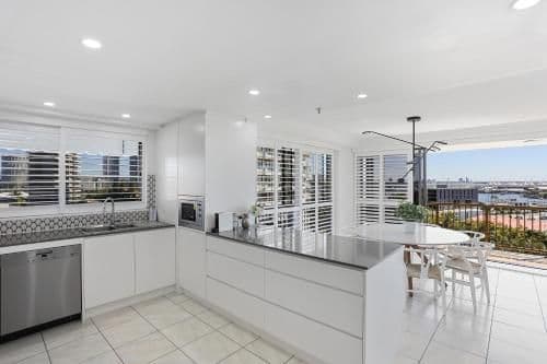 Three-3 Bedroom Marina View Superior Apartment