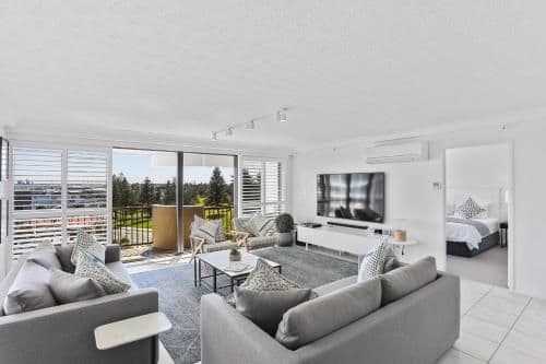 Three-3 Bedroom Marina View Superior Apartment