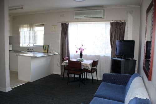 Queen One-Bedroom Apartment