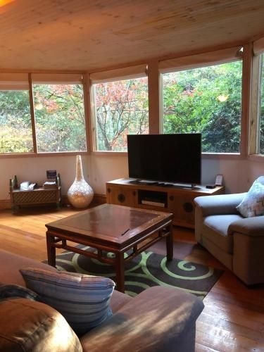 Linden Gardens Rainforest Retreat4