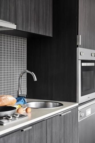 Punthill Apartments Hotels South Yarra Grand3