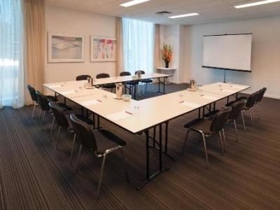 Travelodge Docklands Melbourne1