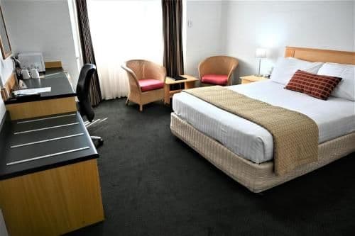 Deluxe Queen Room