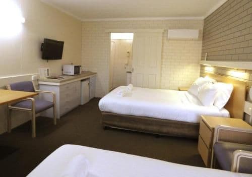Economy Triple Room